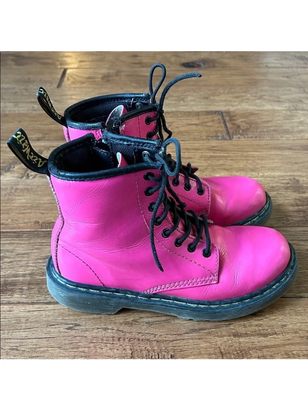 Dr. Martens Delaney Hot Pink Patent Leather 8-Eye Lace Up Combat Boots Size 2